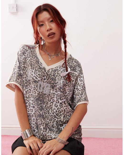 3/4 Sleeve V-Neck Sports Tee 'Leopard'