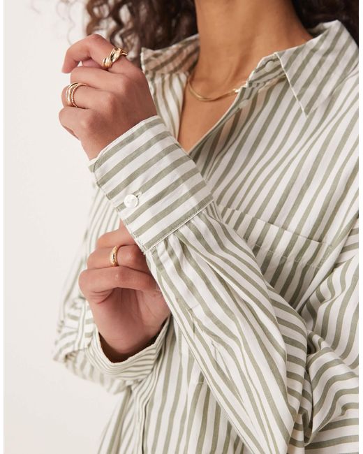 Vila Natural – oversize-hemd im boyfriend-fit mit ölen streifen