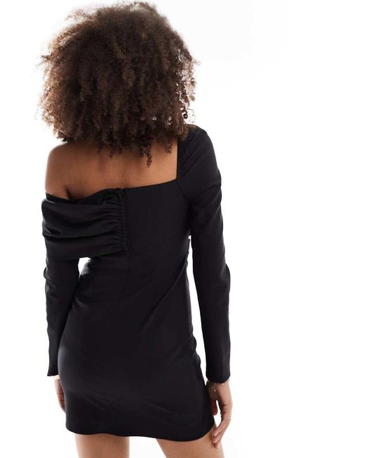 Pretty Lavish Mini Jurk Met Overdreven Strik in het Black