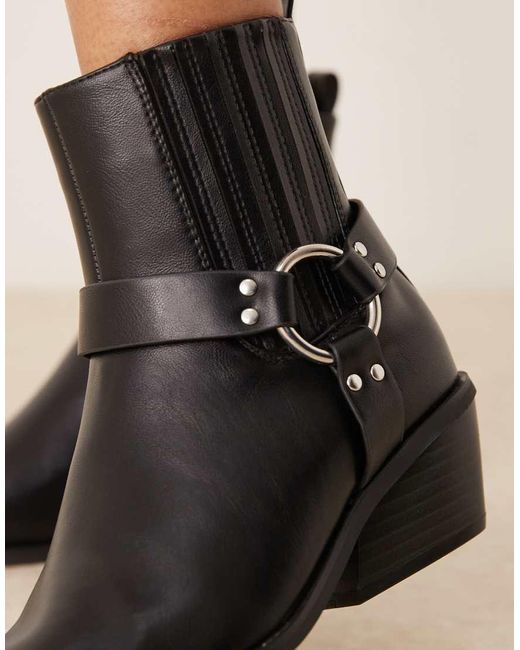 Botines Negros De Estilo Wéstern Con Hebilla De New Look de color Natural