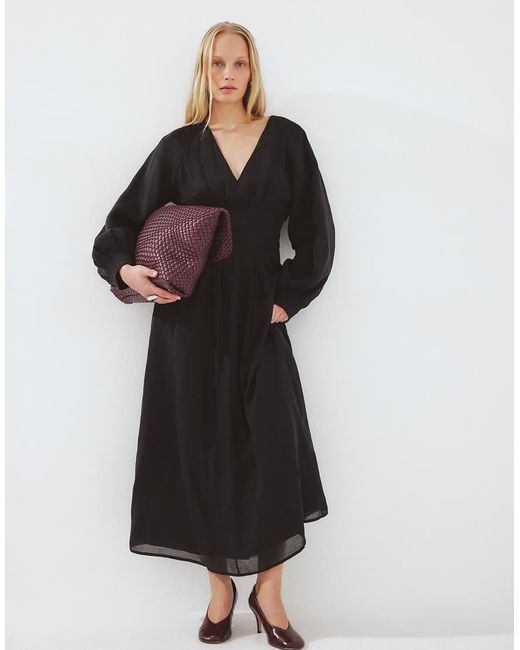 NA-KD Black Pleated Waist V Neck Midi Dress