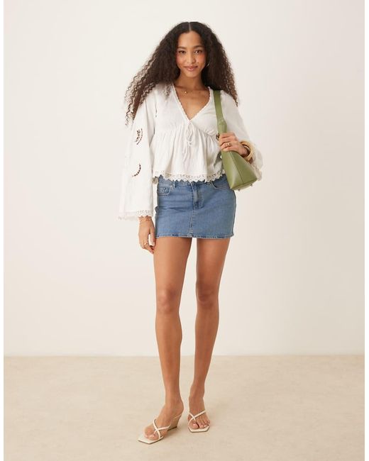 ASOS Top Van Kreukelstof Met Kanten Zoom, Lange Mouwen En Gestrikte Voorkant Voor in het White