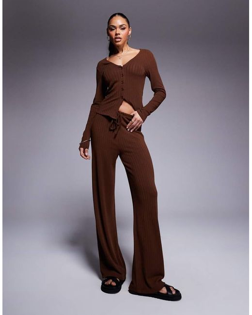 Top Marrón Con Cuello De Pico Y Botones De Canalé Ancho De (Parte De Un Conjunto) ASOS de color Brown
