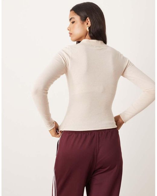 SNDY'S Red Collar Detail Fine Knit Polo Top