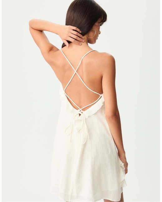 Stradivarius Korte Jurk Met Bandjes En Ruches in het White