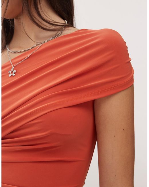 Top asymétrique à épaule dénudée Collusion en coloris Brown