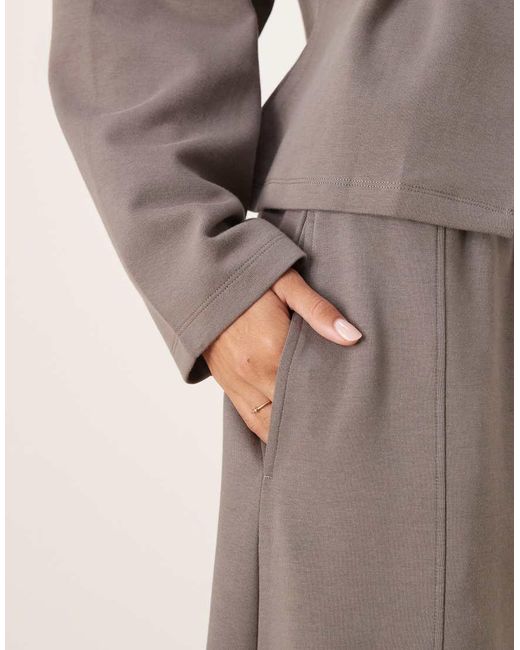 Joggers De Pernera Barrel Con Detalle De Costuras De Tejido Entrelazado De ASOS de color Natural