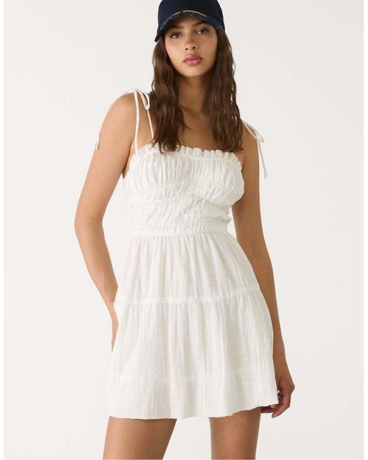 Stradivarius Korte Ballonjurk Met Elastisch Lijfje in het White
