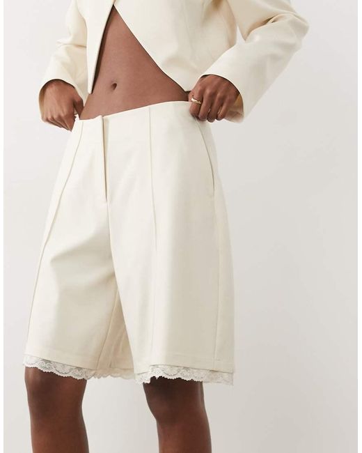 Miss Selfridge Natural Tailored Bermuda Short With Lace Trim