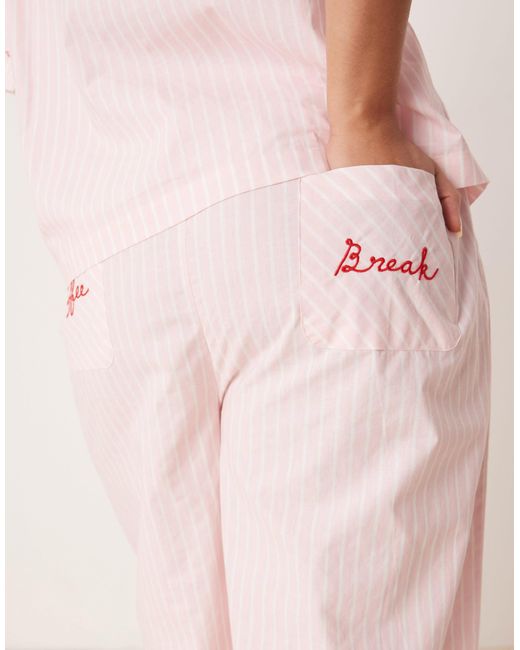 Asos design curve - ensemble pyjama rayé à manches courtes à broderie coffee break ASOS en coloris Pink