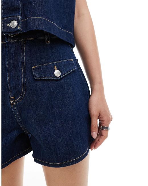 Short en jean d'ensemble avec poches plaquées à rabat - moyen ASOS en coloris Blue