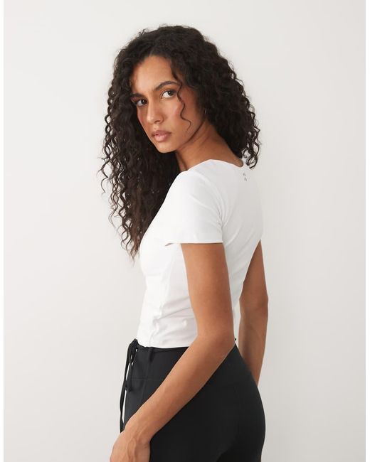 4505 White Active Scoop Neck Baby Tee With Inner Bra And Removable Padding