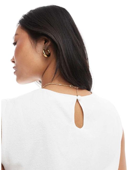 4th + Reckless Petite Poplin Crop Top Met Bolle Zoom En Structuur in het White