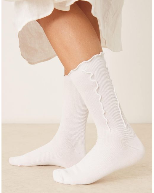 Chaussettes à volants SUI AVA en coloris Natural