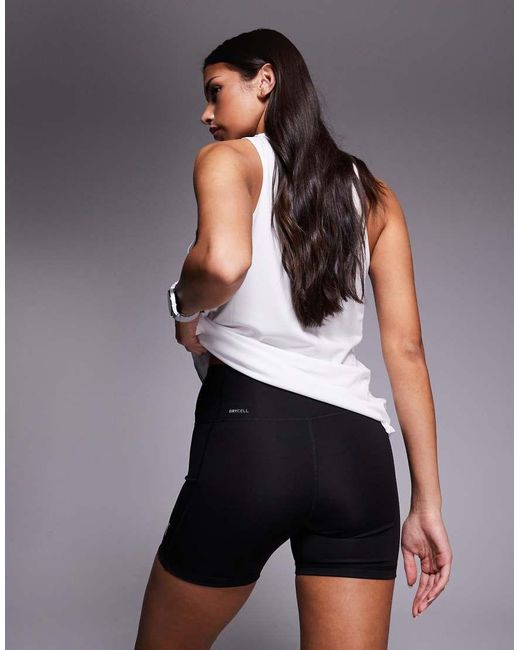 Essential di PUMA in White