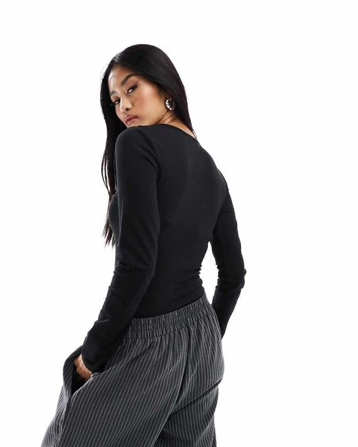 New Look Black Long Sleeve Twist Detail Body