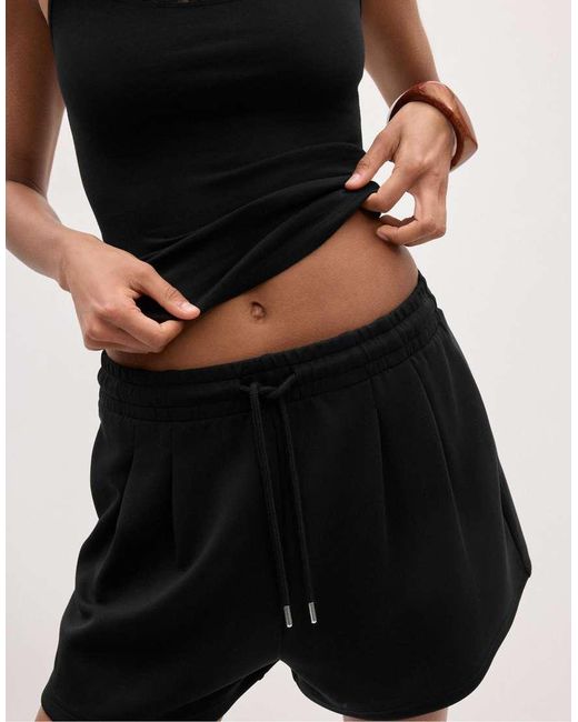 Stradivarius Black Soft-touch Shorts With Darts
