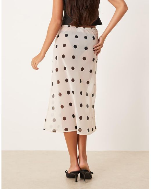 Falda Midi Color Crema De Corte Al Bies Y Largo Estilo Años 90 Con Estampado De Lunares De Chifón De -Blanco ASOS de color Natural