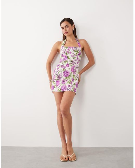 In Collaborazione Con Hailey Bieber di Mango in White
