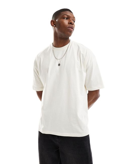 Camiseta extragrande con estampado urbano en la espalda ASOS de hombre de color White
