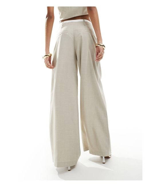 Pantalon ajusté coupe ample avec taille à détail caleçon - beige clair Bershka en coloris White