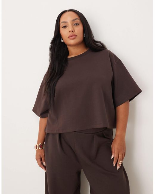 Asos design curve - t-shirt crop top d'ensemble coupe carrée en maille interlock - chocolat ASOS en coloris Brown
