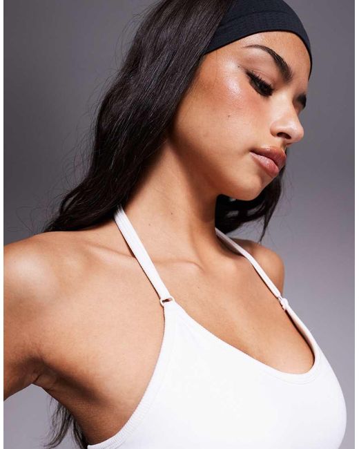 4505 Black Seamless Halter Neck Vest With Inner Bra