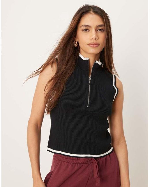 Top Sin Mangas Con Cuello Subido Y Cremallera Corta De Punto De Abercrombie & Fitch de color Black