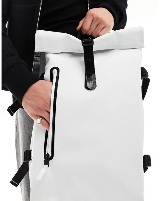 Mochila Grande Blanco Pastel Impermeable Con Detalles En Contraste Y Parte Superior Enrollable De Rains de color Black