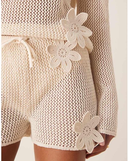 Pantalones Cortos Con Diseño Floral Tridimensional De Punto De (Parte De Un Conjunto)-Blanco ASOS de color Natural