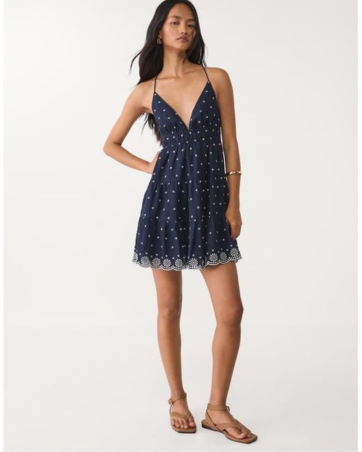 Stradivarius Korte Jurk Met Borduursels in het Blue