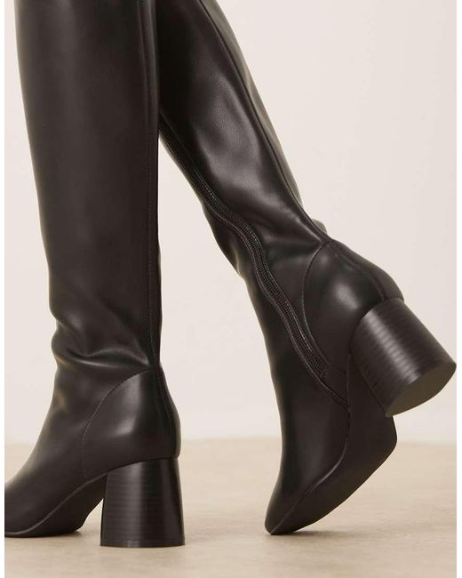 Cassidy di ASOS in Black