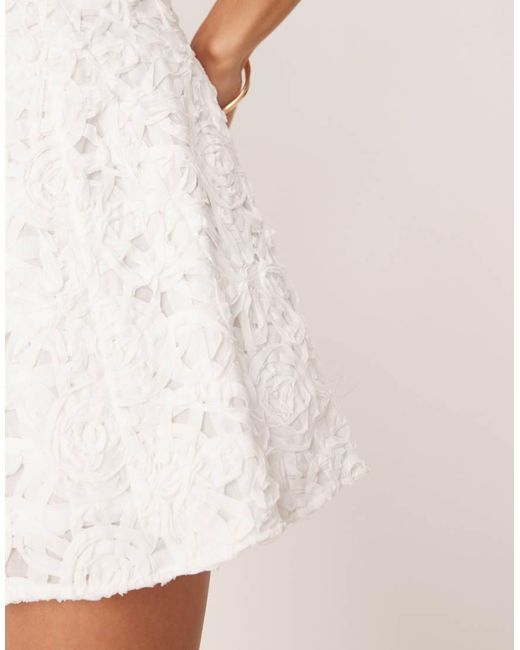 Mango Mini Jurk Met Getextureerde Bloemenapplicaties in het White