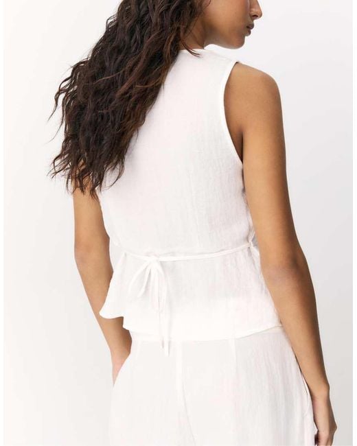 Stradivarius White Sleeveless Buttoned Top