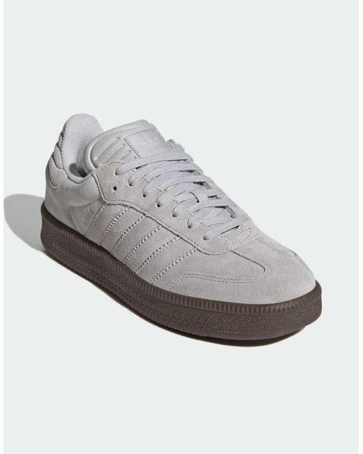 Samba Xlg di Adidas Originals in White