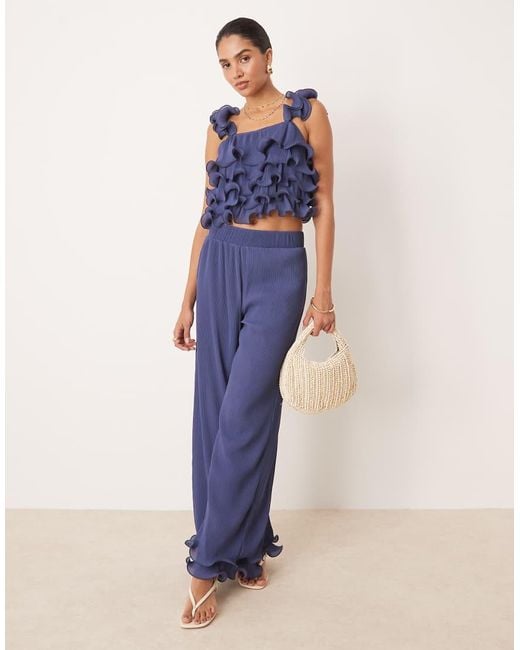 Top Intenso Con Volant Strutturati di Y.A.S in Blue