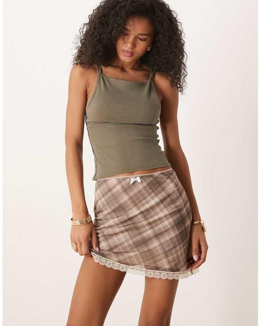 Minigonna Marrone A Quadri Con Finiture di ASOS in Brown