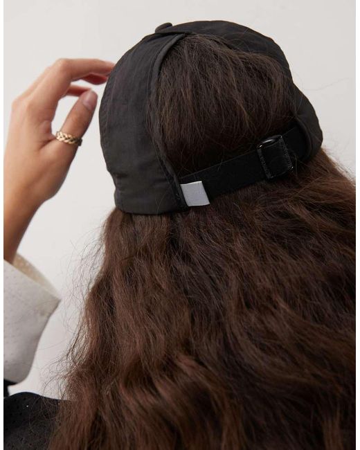 Cappellino Con Apertura Sul Retro di KTZ in Black