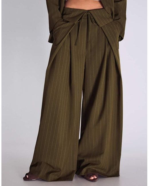 Bershka Brown Darted Trousers With Turn-up Waist