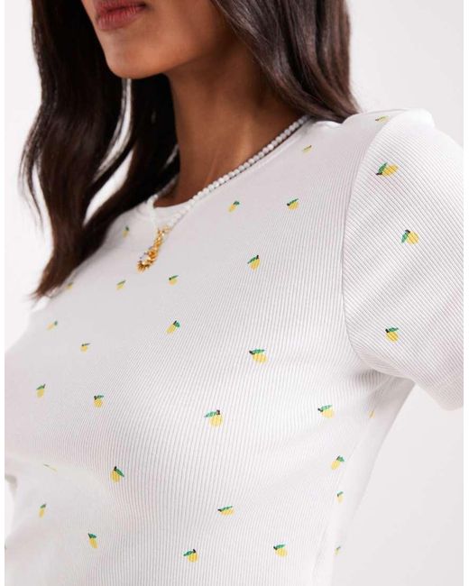 ONLY Geribde Crop Top in het White