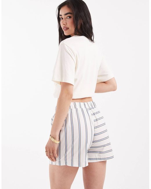 ASOS White – boxershorts aus baumwoll-popeline mit multidirektionalen kontraststreifen