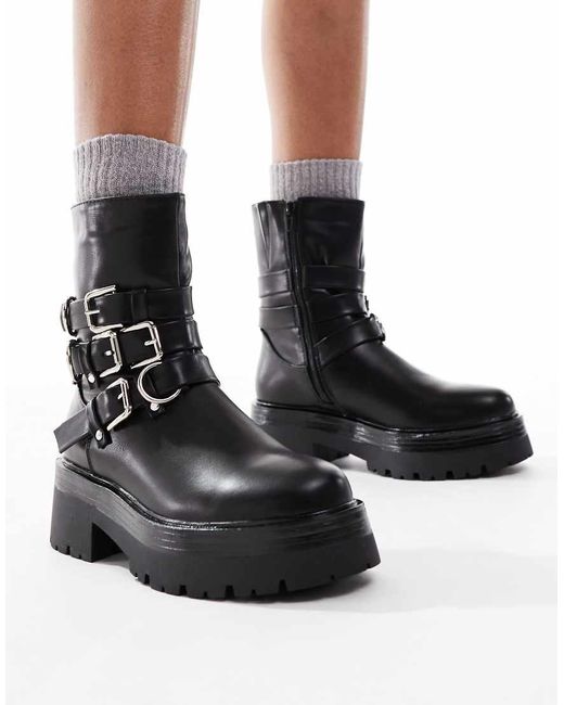 Botines Biker Negros Con Hebilla De SEQWL de color Black