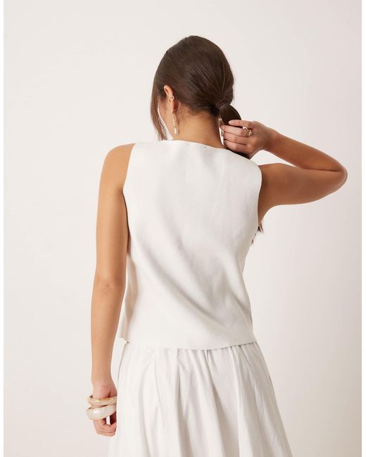 Nobody's Child White Fine Gauge Knitted Waistcoat