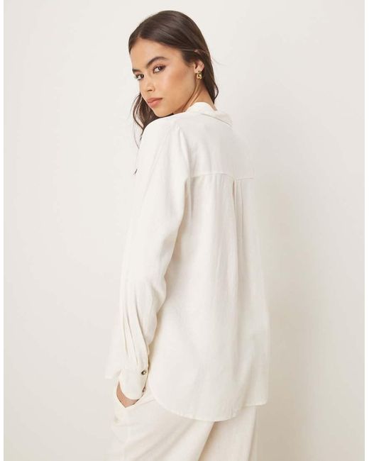 Camisa Blanca Holgada De Lino De (Parte De Un Conjunto) JDY Tall de color White