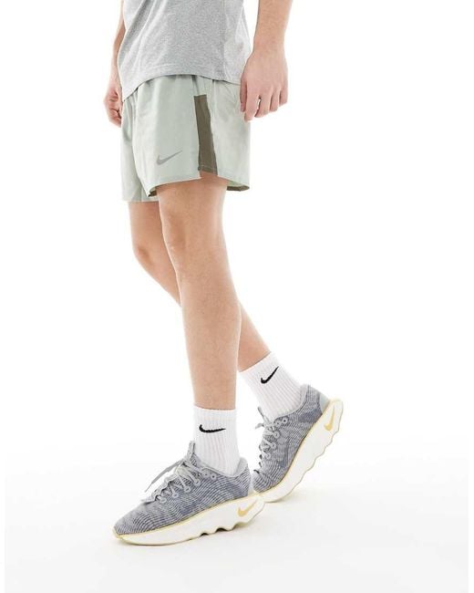 Nike White Motiva Trainers for men