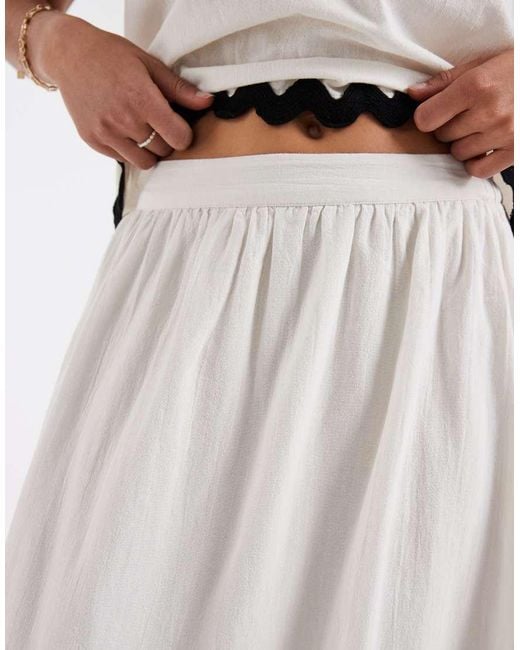 Vero Moda White Full Tiered Maxi Skirt Co-Ord With Contrast Scallop Trim