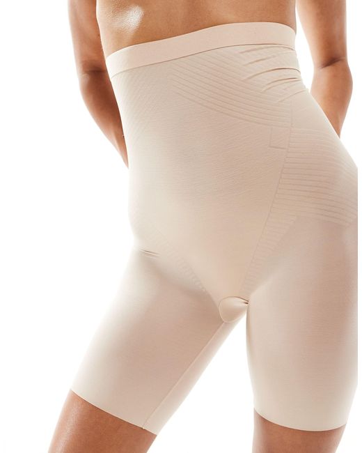 Spanx Natural – thinstincts 2.0 – bis zur mitte der oberschenkel reichende shorts