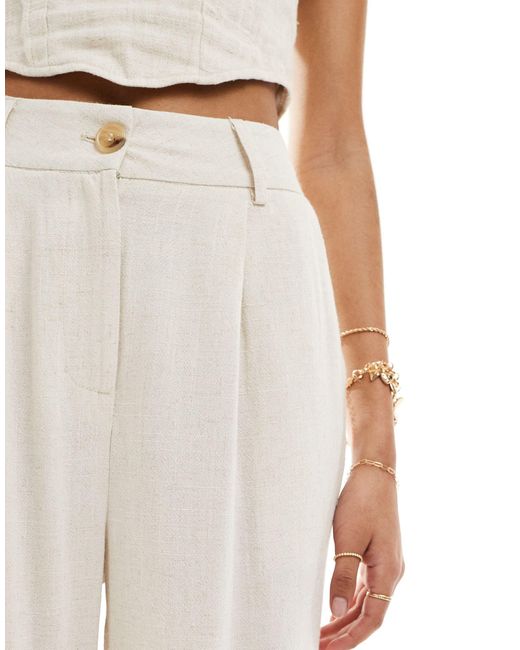 Pantaloni a fondo ampio effetto lino color crema di Style Cheat in White