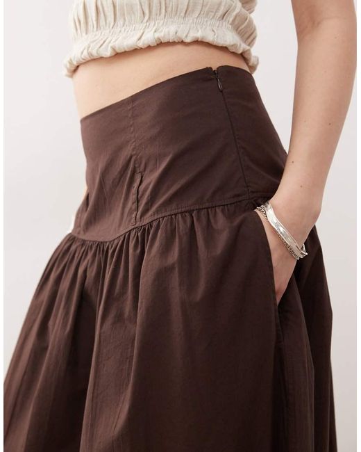 Gonna Lunga Ampia di Monki in Brown