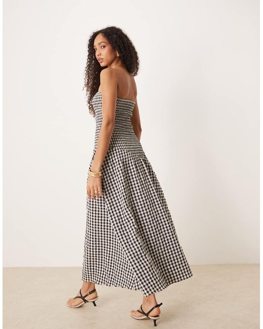 ASOS Maxi Bandeau-Jurk Van Kreukelstof Met Gingham Ruit in het Natural